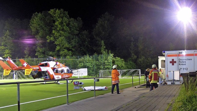 &#8222;Nichts festzustellen&#8220; war...n nach der nchtlichen  Heli-Landung.   | Foto: Feuerwehr