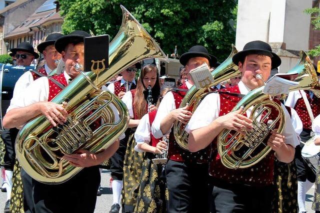 Fotos: Kreistrachtenfest in Schnau
