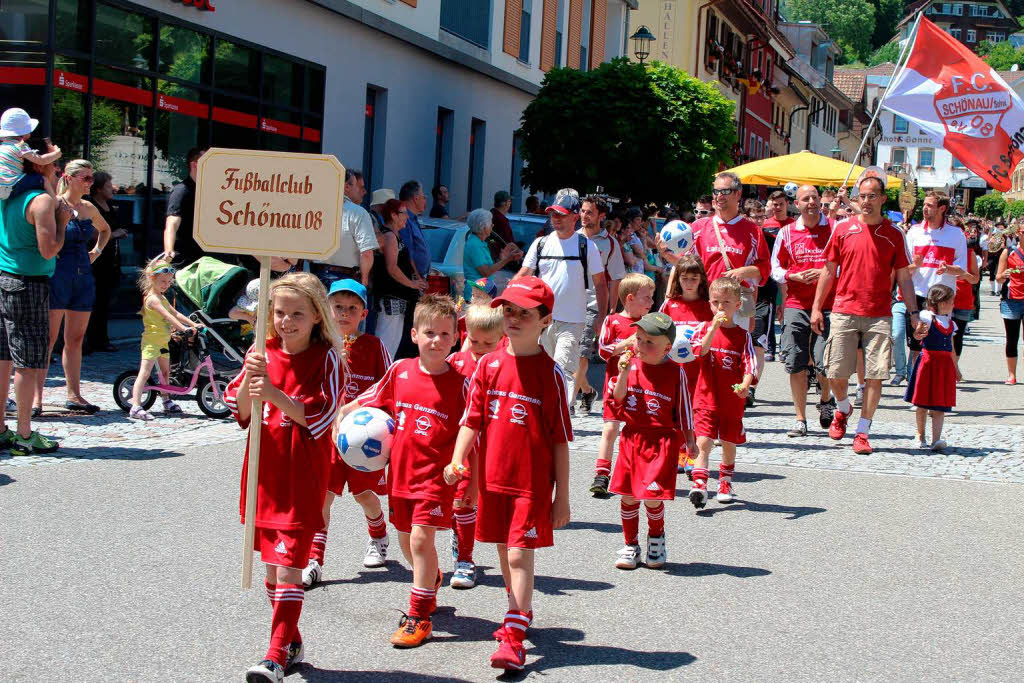 Auch der FC Schnau gratulierte der Stadtmusik und nahm am Kreistrachtenfest teil.