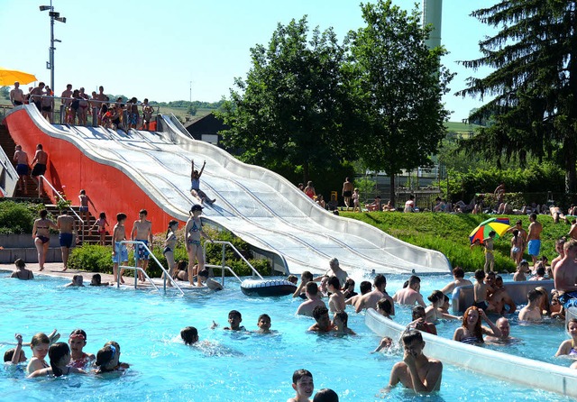 3700 Besucher haben am Sonntag das khle Nass im Parkschwimmbad genossen.  | Foto: Nikolaus Trenz