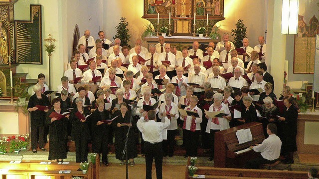 Hhepunkt des Kirchenkonzerts in Hause...gemeinsame Auftritt aller drei Chre.   | Foto: Georg Diehl