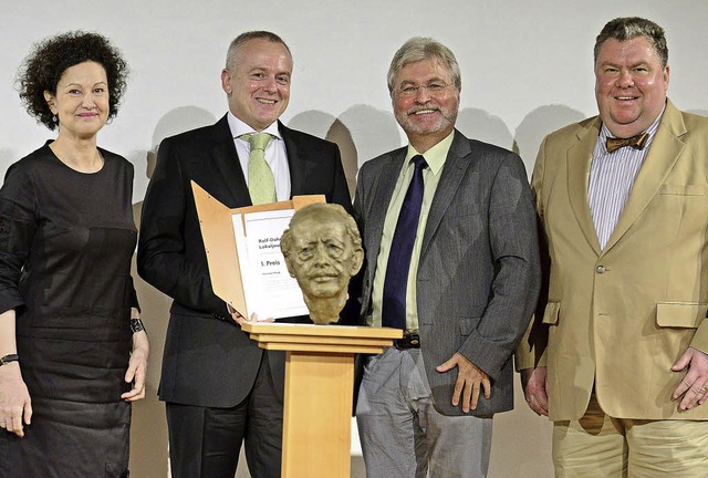 Freude ber die Preisverleihung: Lady ...tung, Christian Hodeige (von links).    | Foto: Schneider