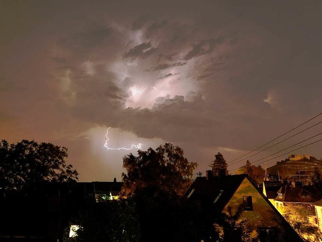 Himmelskino am sdbadischen Himmel, aufgenommen in Staufen.  | Foto: Bernhard Seitz