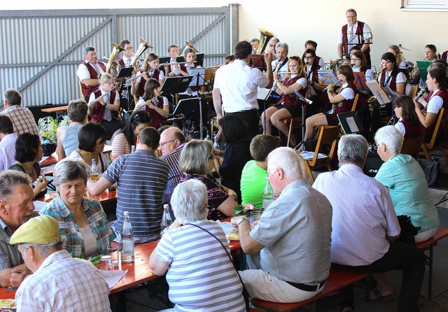 Gut besucht war die 20. Auflage von Fi...n Essen auch musikalische Begleitung.   | Foto: mario schneberg