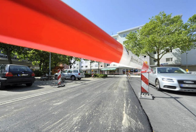 Parken an der Baustelle: Am Donnerstag...ue Platz am Bischofskreuz fertig sein.  | Foto: Michael Bamberger