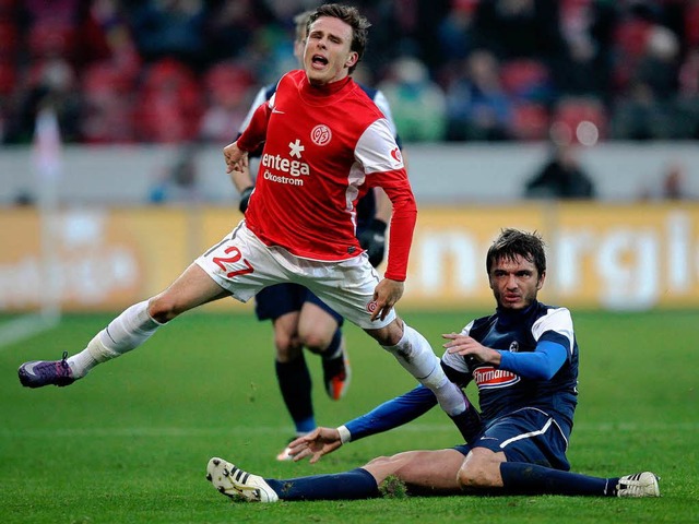 Eins von sechs Bundesligaspielen fr d...echts) am 29. Januar 2012 gegen Mainz.  | Foto: dpa