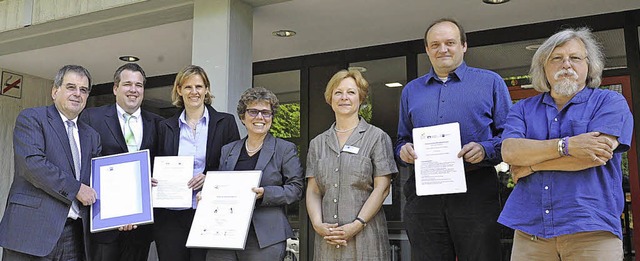 Neue Partner: Voba-Vorstandsvorsitzend...relle und Horst Buschmann (von links)   | Foto: mnch
