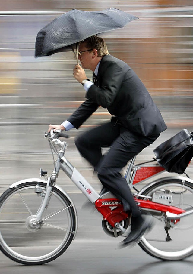 Schneller mit dem Rad zur Arbeit.  | Foto: dpa