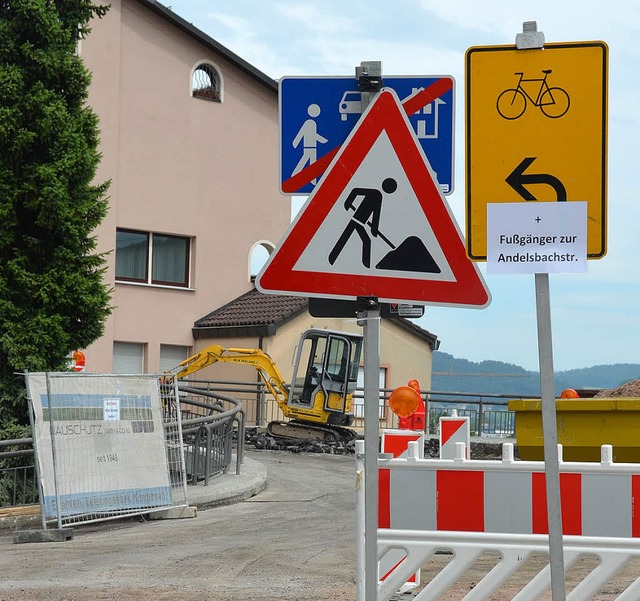 Vorsicht, Baustelle! Die &#8222;Rheinterrasse&#8220; wird saniert.   | Foto: Ralph Fautz