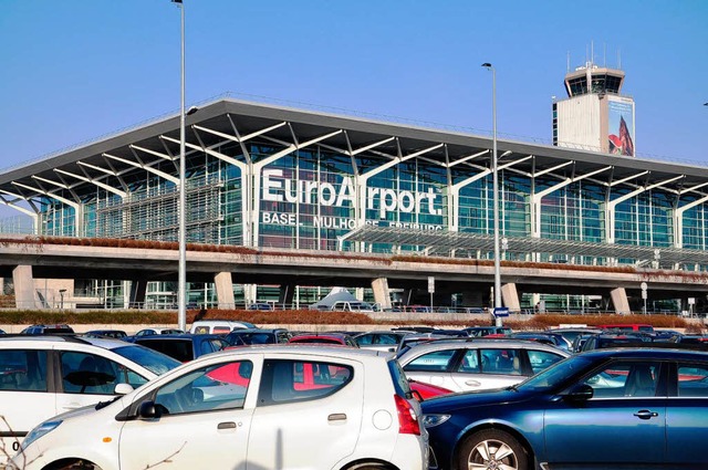 Jeder Fluggast soll am  Euro-Airport  eine  Abgabe zahlen.   | Foto: Mahro