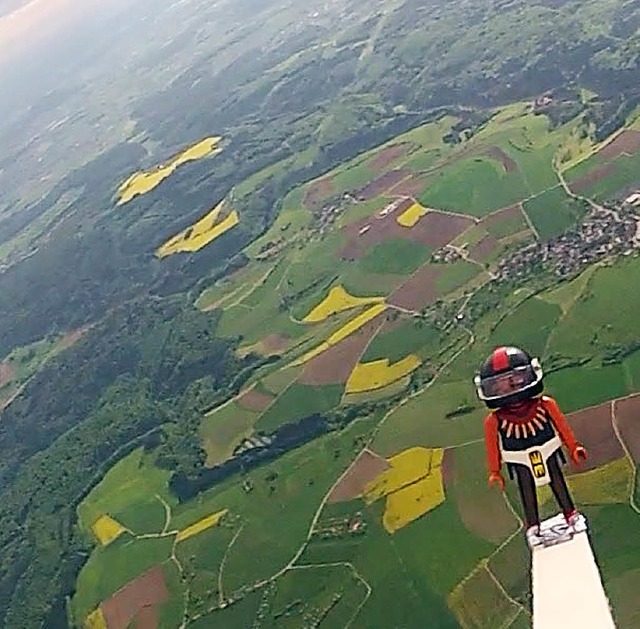 ber Sddeutschland strzt der Pilot ab.  | Foto: -