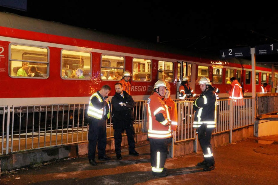 Außerplanmäßiger Halt in Ringsheim. (Foto: WOLFGANG KUENSTLE ) Außerplanmäßiger Halt in Ringsheim. (Foto: WOLFGANG KUENSTLE )