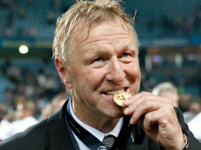 Der deutsche Trainer Horst Hrubesch be...ille. Nun bernimmt er die U21 erneut.  | Foto: dpa