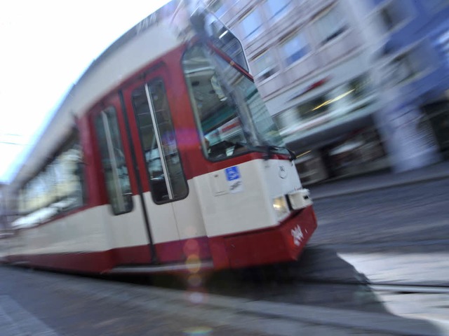 Ungewhnliches Transportmittel fr Staatsoberhaupt: Die Freiburger Straenbahn.  | Foto: Michael Bamberger