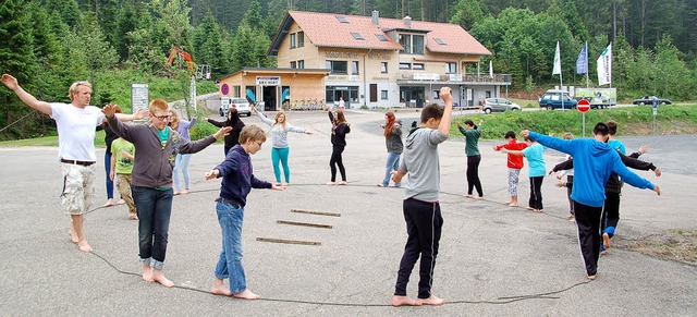 Sommercamp des seit Neuestem im Loipen...endlichen auf einem ausgelegten Seil.   | Foto: Georg Jger