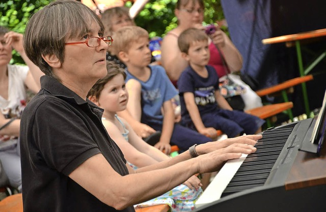 Annegret Brake gibt am Sonntag ihr Abschiedskonzert mit allen ihren Chren.   | Foto: Barbara Ruda