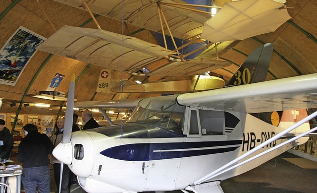 Flugzeuge, Teile und Dokumente, die si...eschichte des Flughafens dokumentiert.  | Foto: Jean-Christophe Meyer/L&#39;Alsace