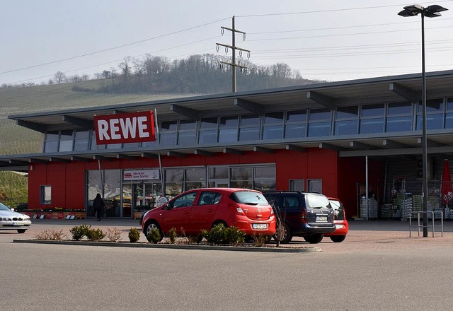 Soll erweitert werden: Der Rewe-Markt in Schliengen   | Foto: Behrendt