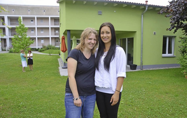 Anna-Maria Koch (links) und Katjuscha ... Chefinnen Inge Thoma und Liane Frey.   | Foto: Peter Gerigk