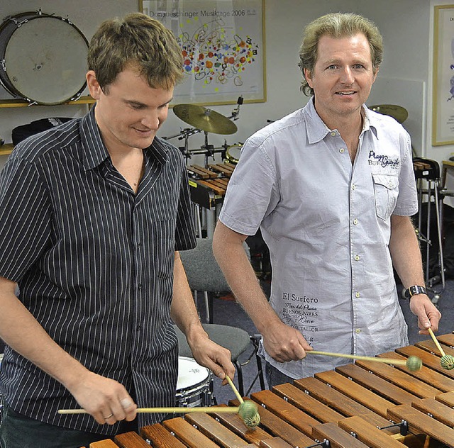 Ausnahmsweise  beide an der Marimba: J...chorer (links) und Johannes Mssinger   | Foto: dick