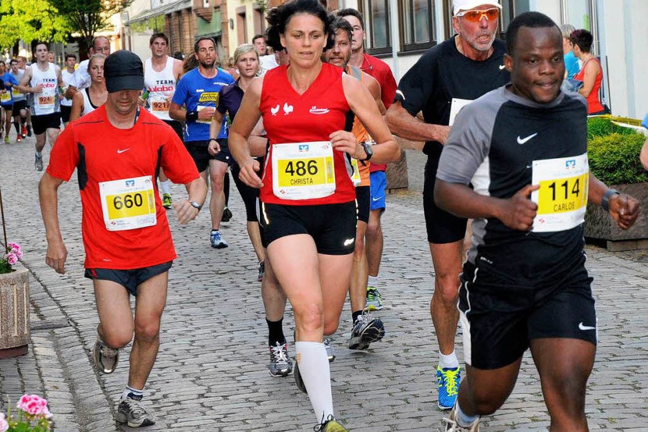 Der Sonnwendlauf in Seelbach (Foto: Bettina Schaller, Bettina Schaller) Der Sonnwendlauf in Seelbach (Foto: Bettina Schaller, Bettina Schaller)