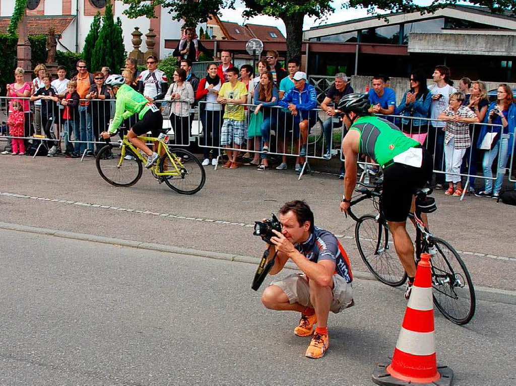 Mike Mller, Sieger des Jahres 2011, war diesmal nur als Fotograf unterwegs, hier mittendrin beim Wendepunkt der Radstrecke.