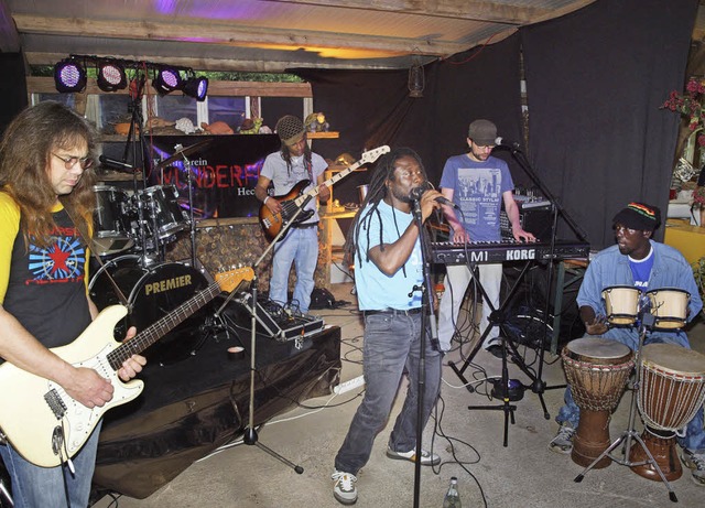Reggae-Konzert  zum Auftakt der Heckli...und seine Band D&#8217;Jah-Nerations.   | Foto: Michael Haberer