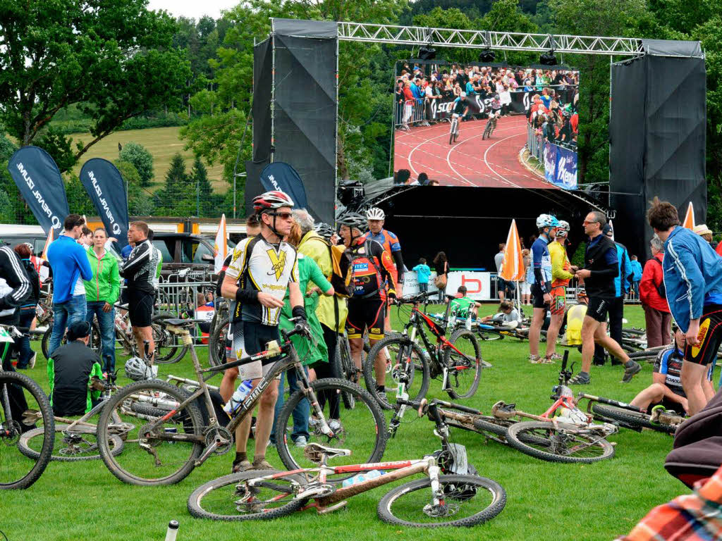 Ein Rennen der Rekorde: 5062 Radsportler sind beim Ultra Bike Marathon an den Start gegangen, angefeuert von vielen Zuschauern.