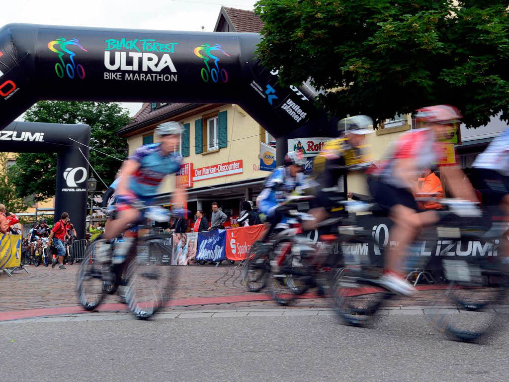 Ein Rennen der Rekorde: 5062 Radsportler sind beim Ultra Bike Marathon an den Start gegangen, angefeuert von vielen Zuschauern.
