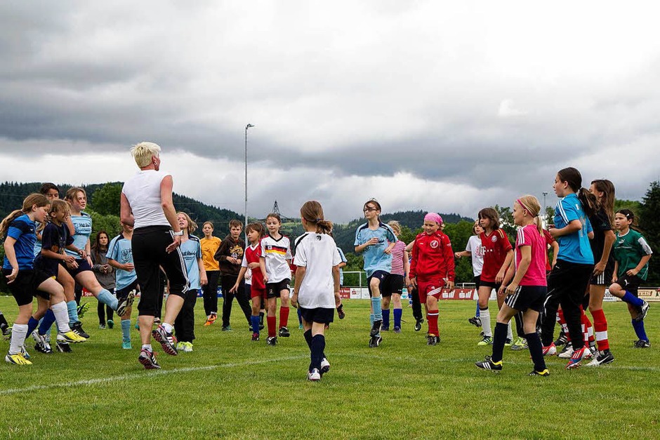 Der Tag des Mädchenfußballs des Südbadischen Fußballverbands in Gutach. (Foto: Daniel Fleig) Der Tag des Mädchenfußballs des Südbadischen Fußballverbands in Gutach. (Foto: Daniel Fleig)