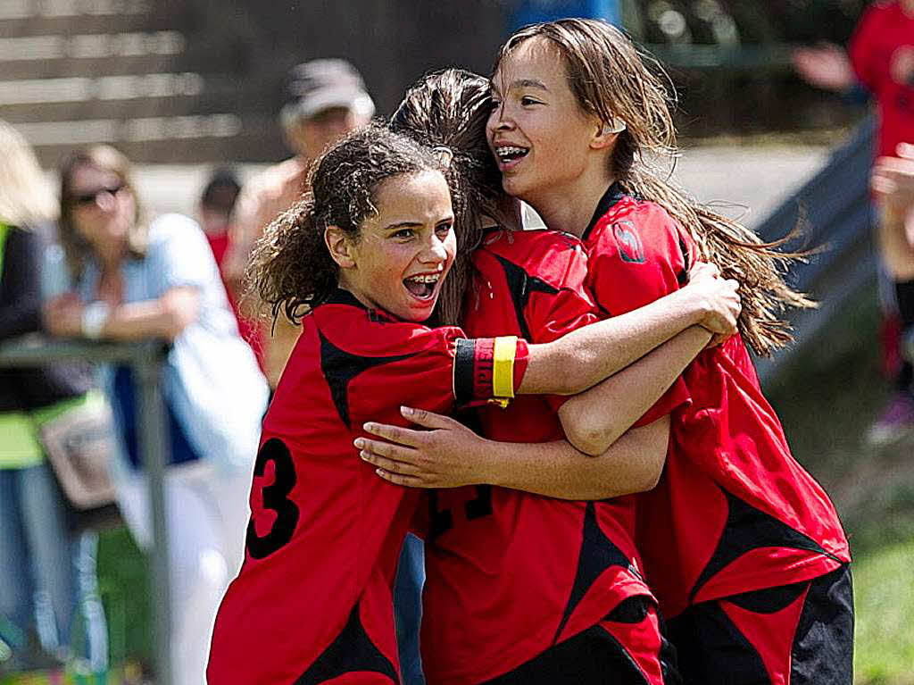 Die Mdchen der  SpVgg Buggingen/Seefelden 09 haben den Bezirkspokal der D-Juniorinnen mit 2:0 gegen den FC Prechtal gewonnen.