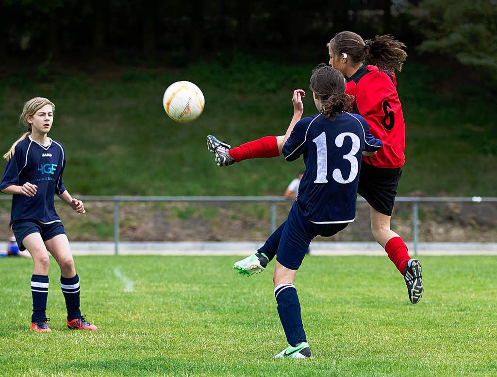 Die Mdchen der  SpVgg Buggingen/Seefelden 09 haben den Bezirkspokal der D-Juniorinnen mit 2:0 gegen den FC Prechtal gewonnen.