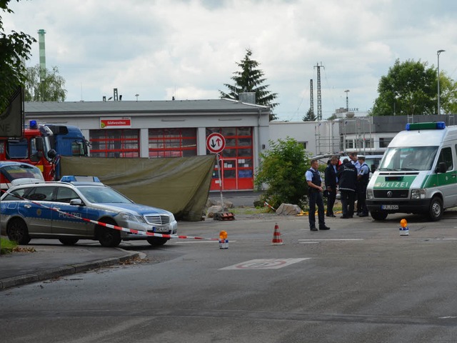 Auf dem Radweg in der Rammersweier neb...von einem Sattelzug berrollt worden.   | Foto: Seller