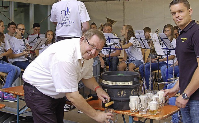 Geschafft: Berthold Klingele (links) b...unter der Leitung von Martin Wiesler.   | Foto: ulrike jger