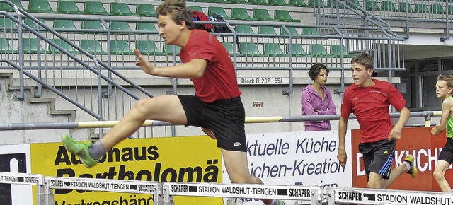 Schnellster ber die 60 Meter Hrden: Kevin Denz vom TV Bad Sckingen   | Foto: Claudia Marchlewski