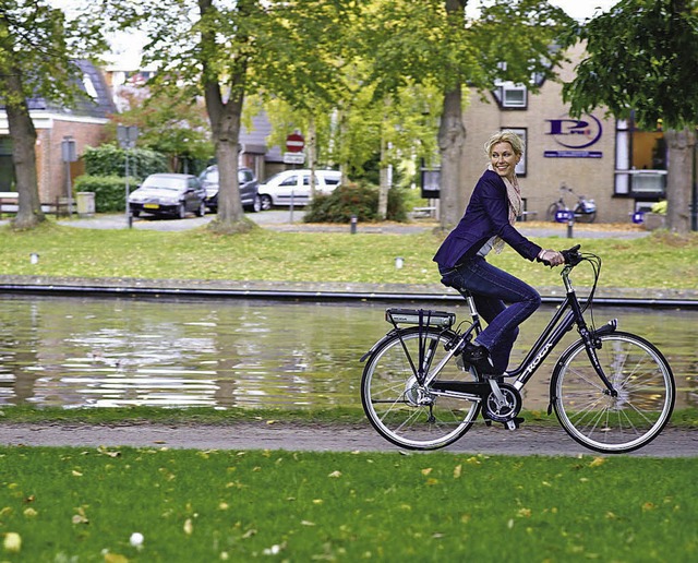 Im fahrradfreundlichen Unternehmen ste...kplatz und eine Dusche zur Verfgung.   | Foto: pd-f.de/koga.com, Ingo Schneider