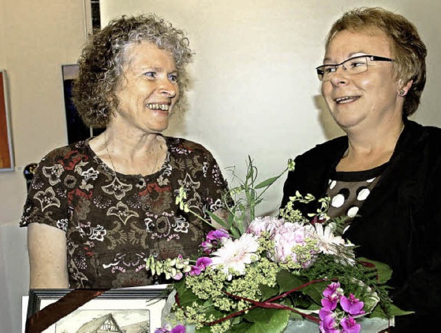Mit der  Ehrennadel des Landes Baden W...Hannelore Reinbold-Mench ausgezeichnet  | Foto: piz