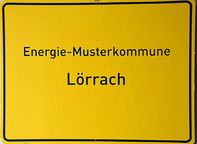 Das Ortsschild hat sich der Fachbereic...chutz im Rathaus an die Wand genagelt.  | Foto: Nikola Vogt