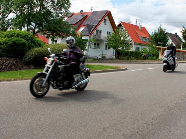 Die Anwohner der Bonndorfer Rothausstr...agen stndlich an den Husern vorbei.   | Foto: Martha Weishaar