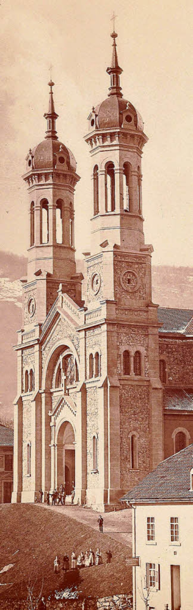 Ein Foto aus dem Jahr  1882 vom Bau der heutigen Kirche St. Johannes Baptist.   | Foto: Privat