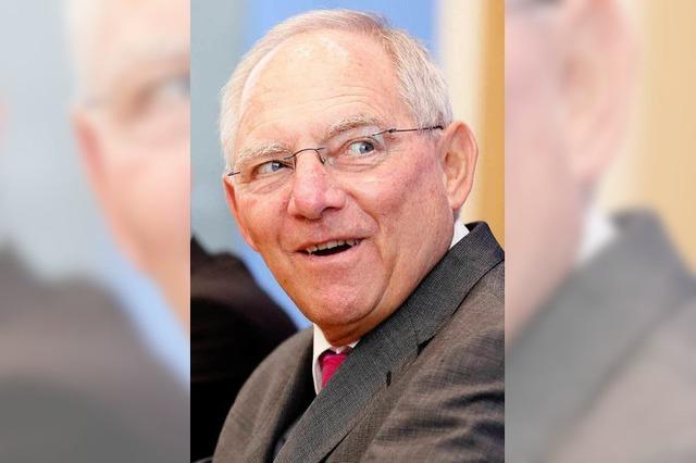 Schäuble glaubt weiterhin an Haushaltsüberschuss im Jahr 2015