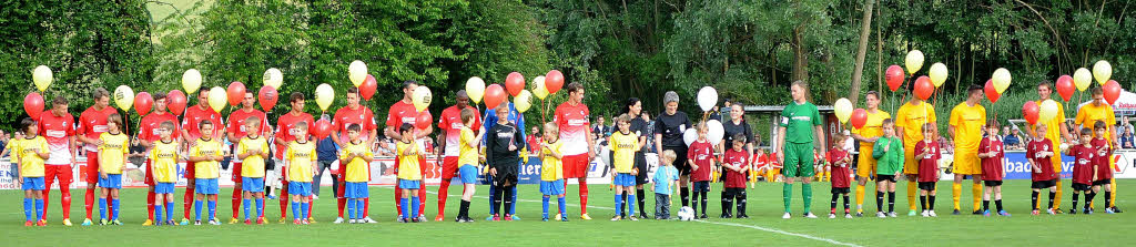 Der SC Freiburg bei seinem Auftritt in Oberschopfheim.