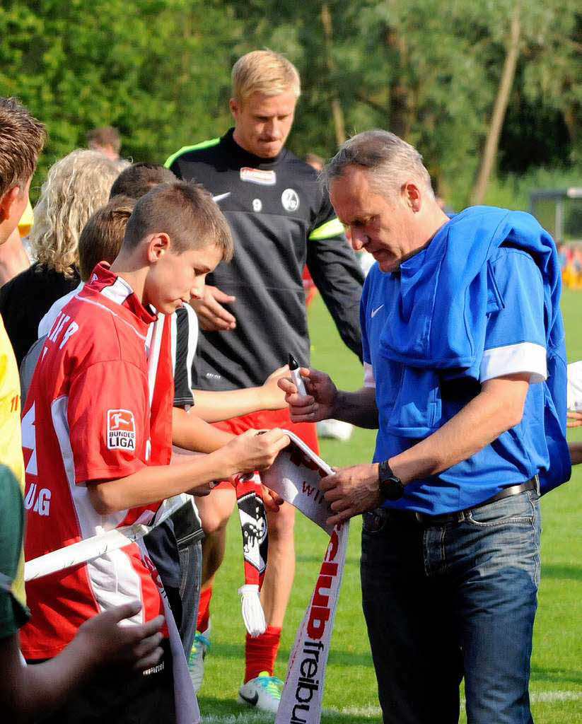 Der SC Freiburg bei seinem Auftritt in Oberschopfheim.