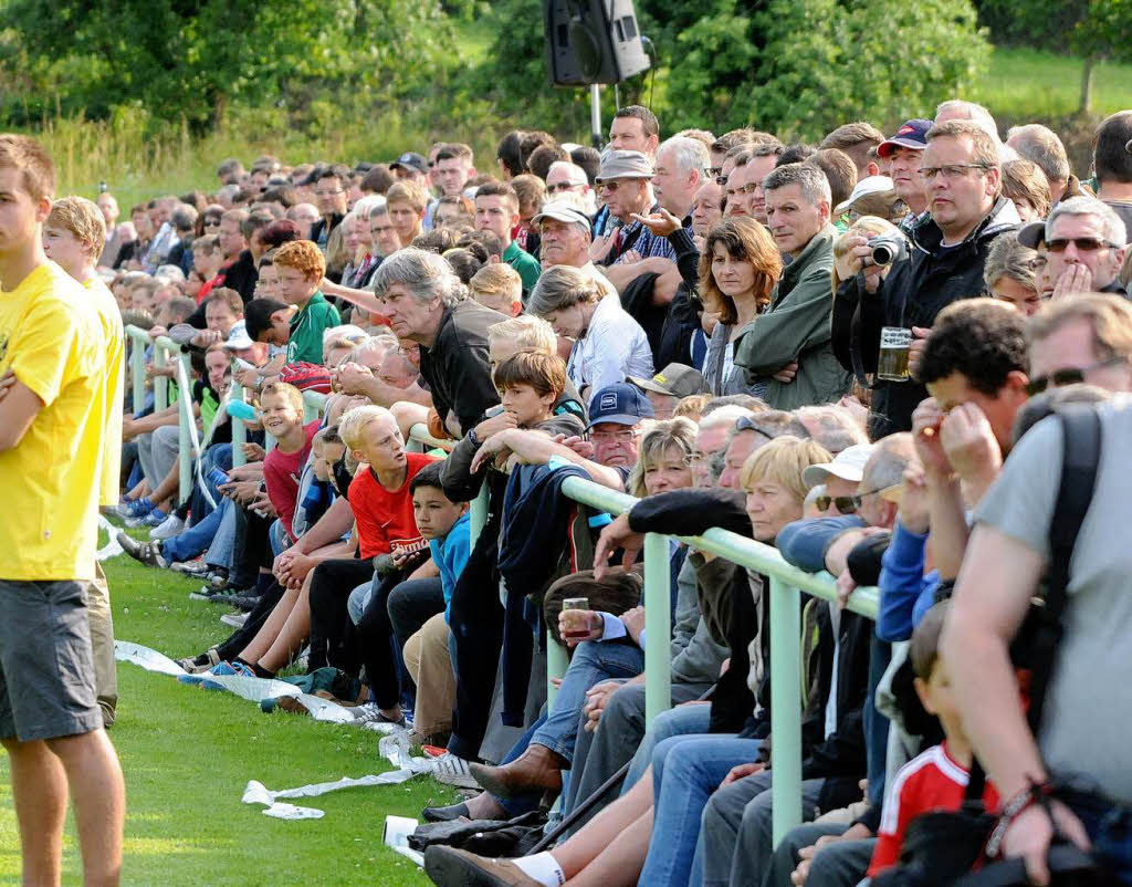 Der SC Freiburg bei seinem Auftritt in Oberschopfheim.