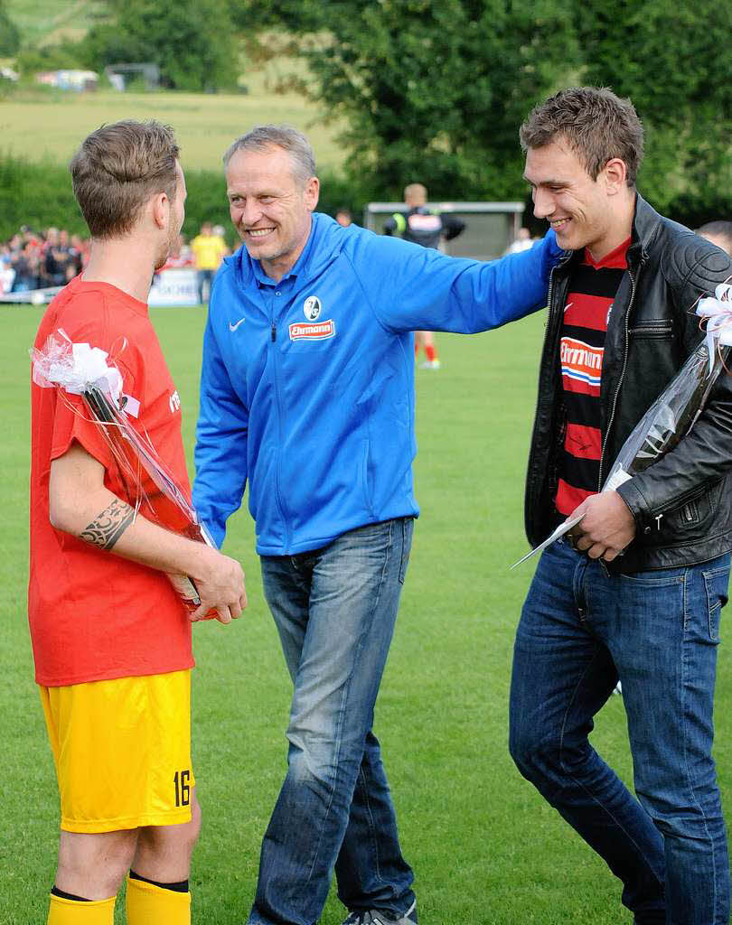 Der SC Freiburg bei seinem Auftritt in Oberschopfheim.