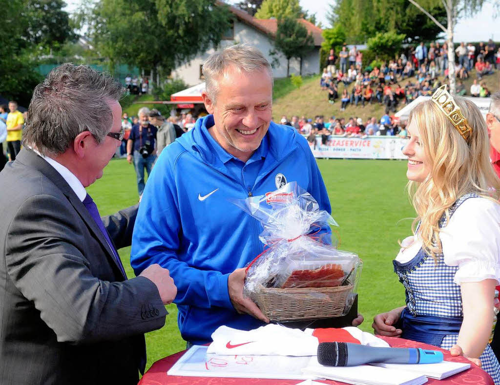 Der SC Freiburg bei seinem Auftritt in Oberschopfheim.