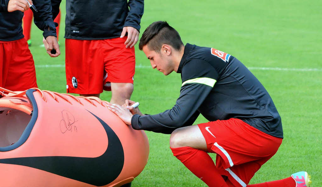 Der SC Freiburg bei seinem Auftritt in Oberschopfheim.