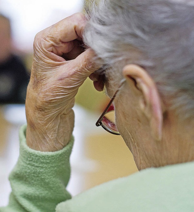 Demenzpatienten fllt es  meist schwer...ber erinnern sie sich oft noch genau.   | Foto: dpa/Jacob