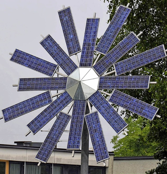 Fotovoltaik-Sonne, eine Skulptur bei der ko-Hauptschule in Mder/Vorarlberg   | Foto: N. Trenz