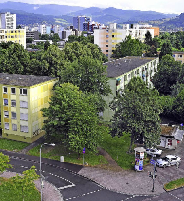 Wo die Stirnseiten zweier Wohnblocks a...nliche hohe Neubau mit der Volksbank.   | Foto: Thomas Kunz/Stadt Freiburg